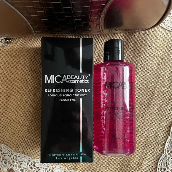 9 Piece Mica Beauty Cosmetics Skincare Set - Picture 3 of 11